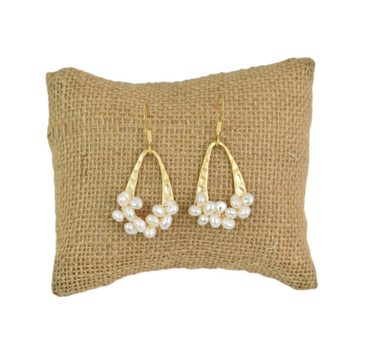 Chelsea Hammered Pearl Earring